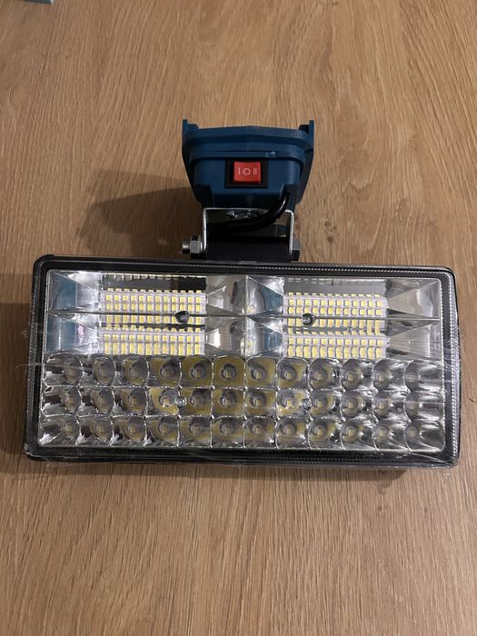 Lampa halogen naswietlacz akumulatorowy do bateri Makita oraz Bosch