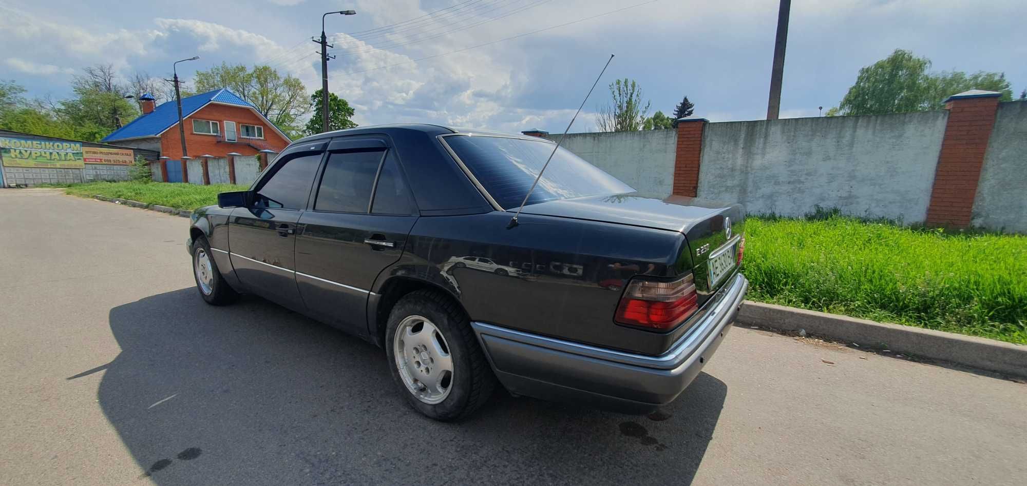 Mercedes-Benz E-Class 1995 W124