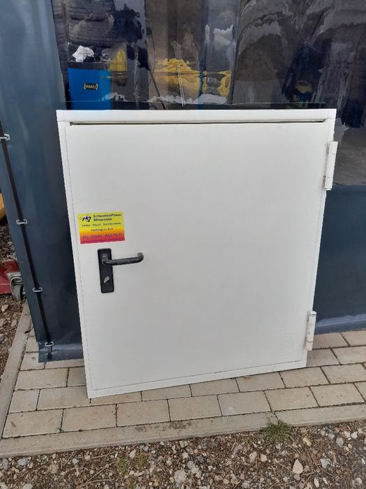 Drzwi metalowe niskie