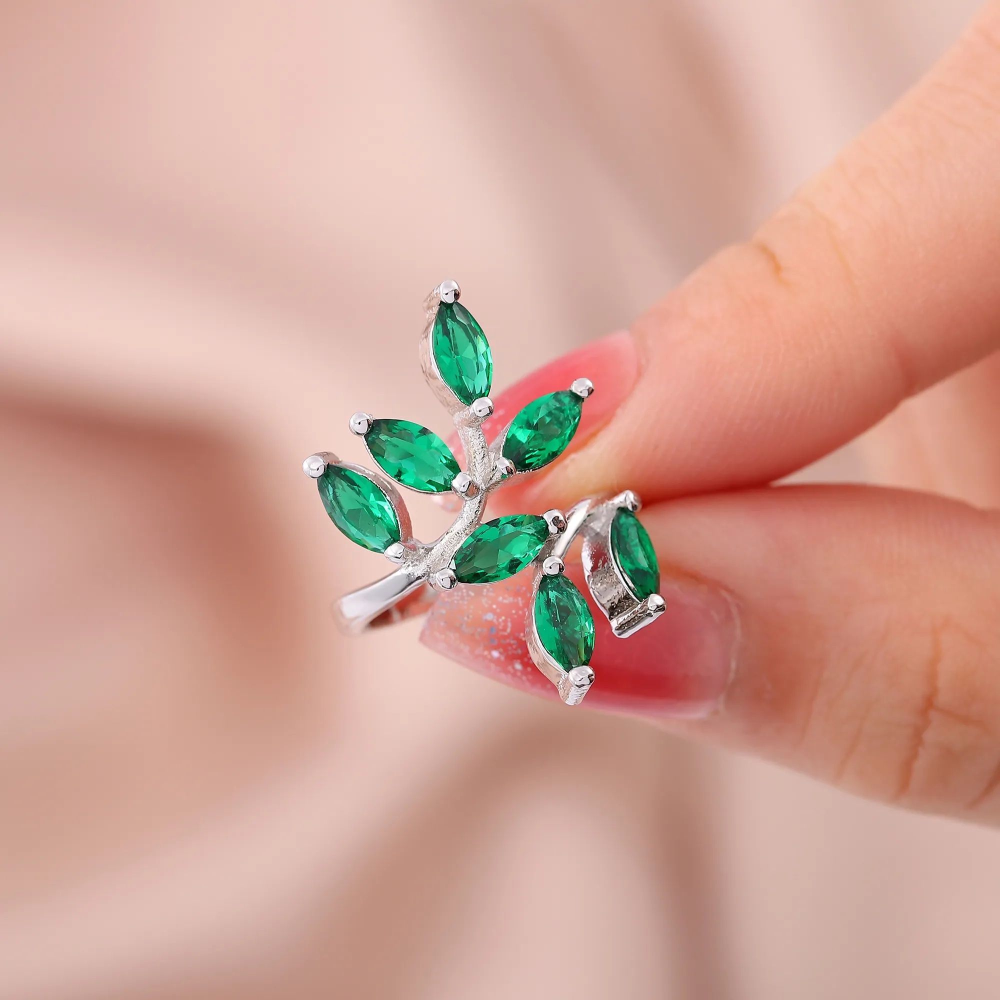 Кольцо серебро Green Zirconia размер 17.5