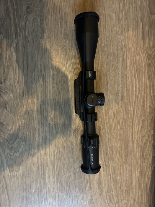 Оптичний приціл з моноблоком