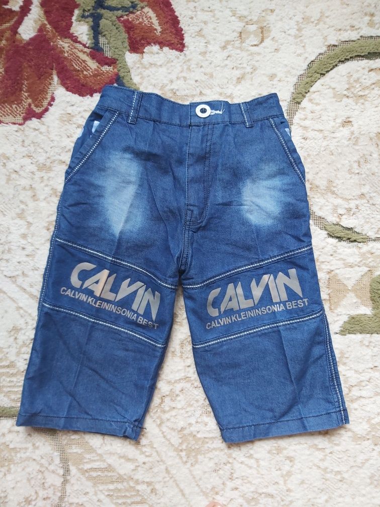 Продам новые джинсовые шорты на мальчика на 5- 6 лет