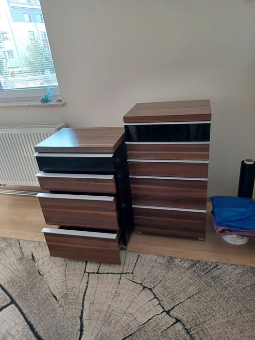 Szafki brązowe czarne