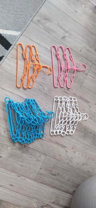 wieszaki na dziecięce ubrania