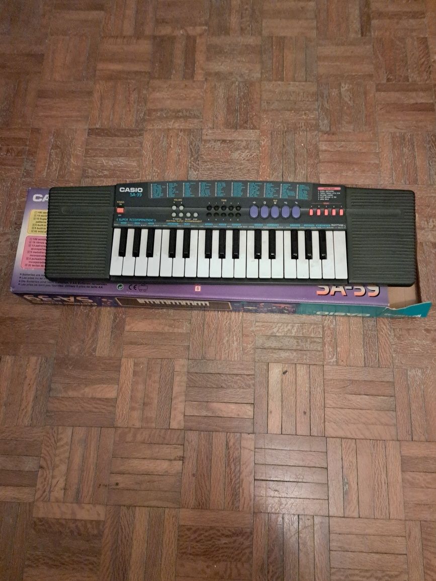 Piano eletrónico Casio S39