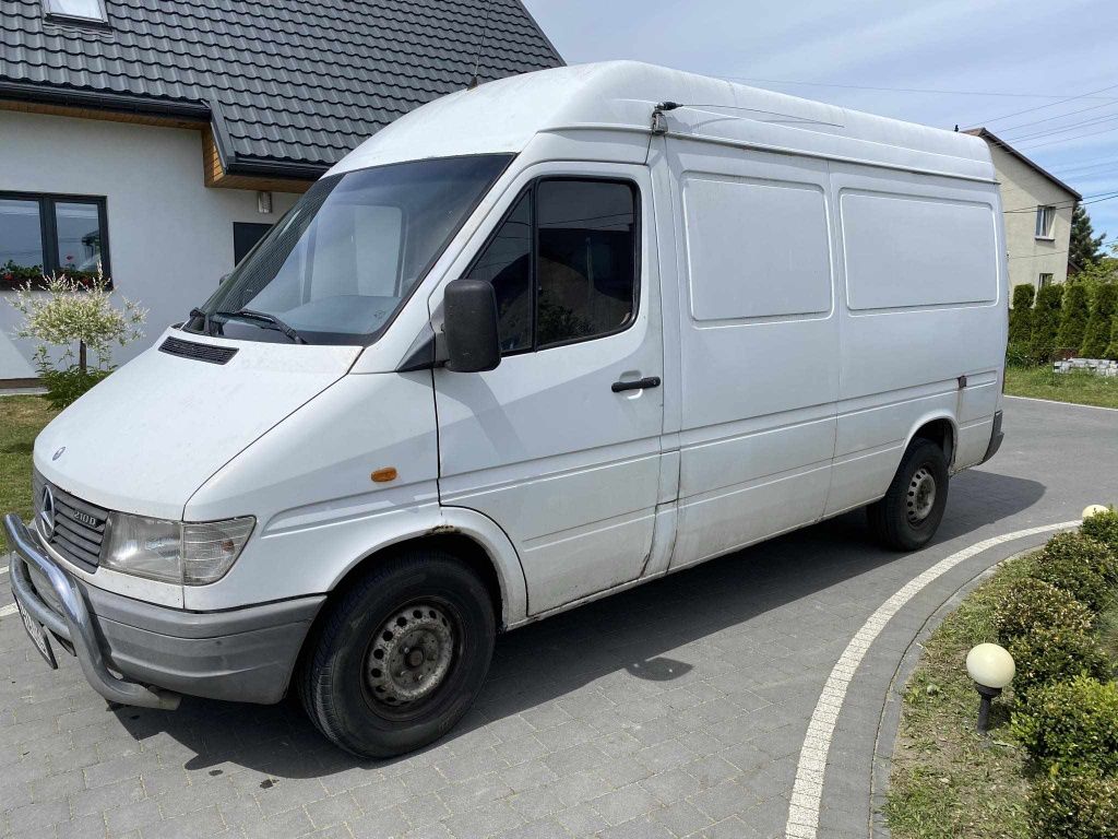 Mercedes sprinter 210D 2,9 średni wysoki