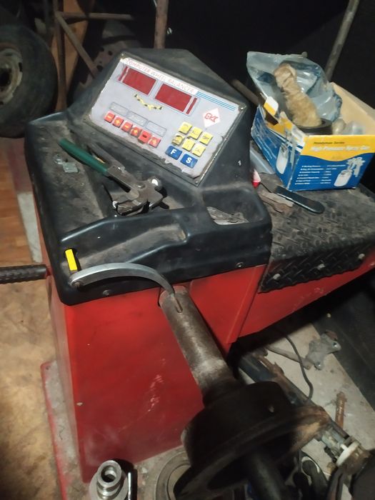 Колеса Балансирочний станок  для шиномантажа