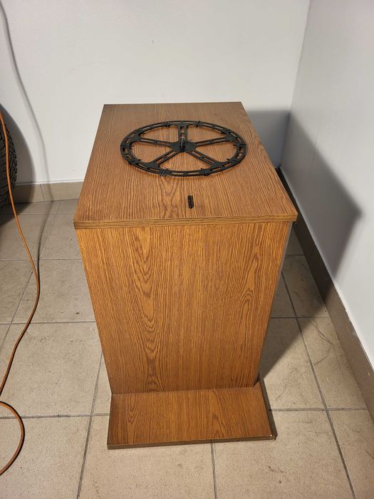 Szafka z Obrotowym Blatem pod Telewizor PRL