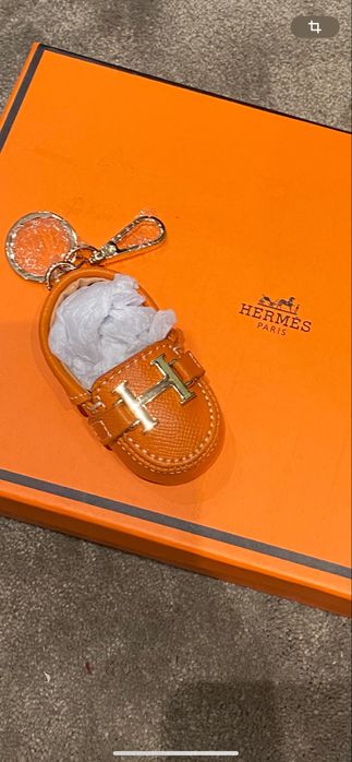 Брелок мокасин новый оранж подвеска