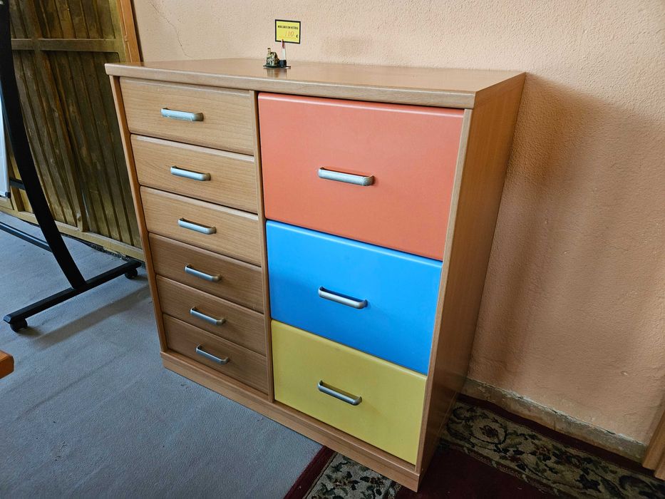 Cómoda de 9 gavetas para quarto de criança - Bom estado geral