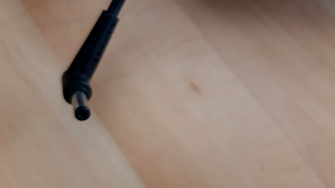 Блок питанич ноутбук ASUS