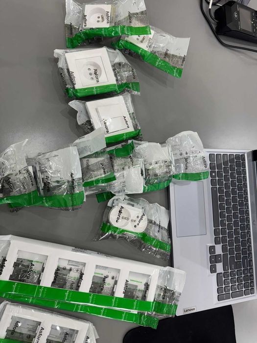 Zestaw osprzętu nowego Schneider Electric ASFORA