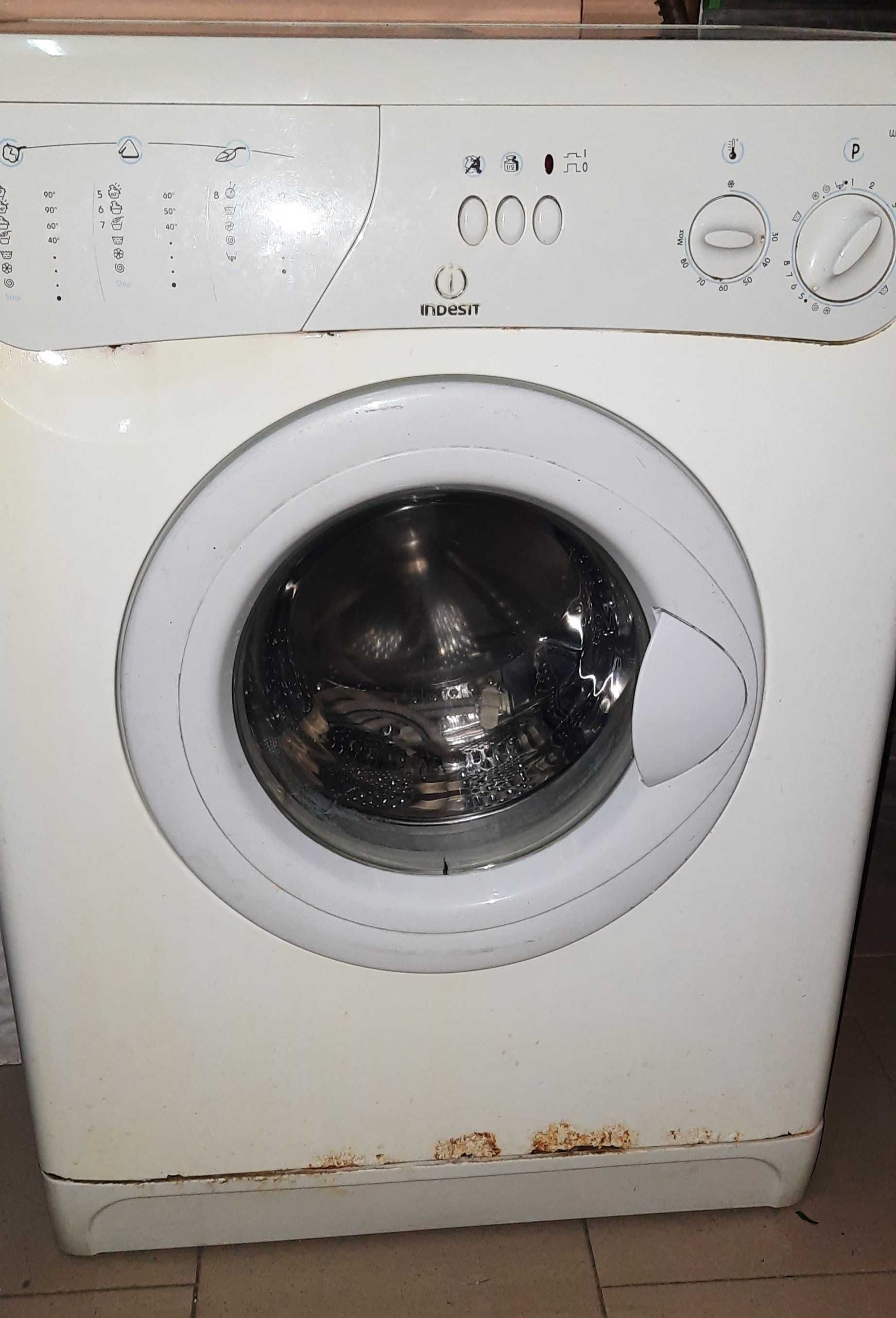 Стиральная машинка автомат Indesit