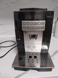 Máquina de cafés Delonghi magnificas