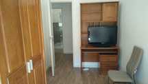 Amora, Quarto em casa Tranquila