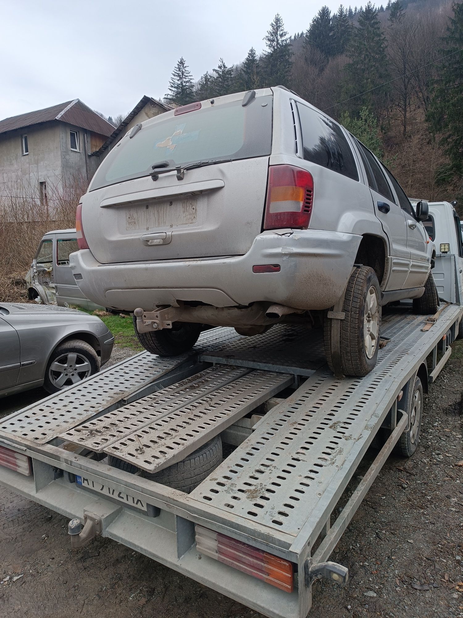 Розбираю jeep grand cherokee 2.7