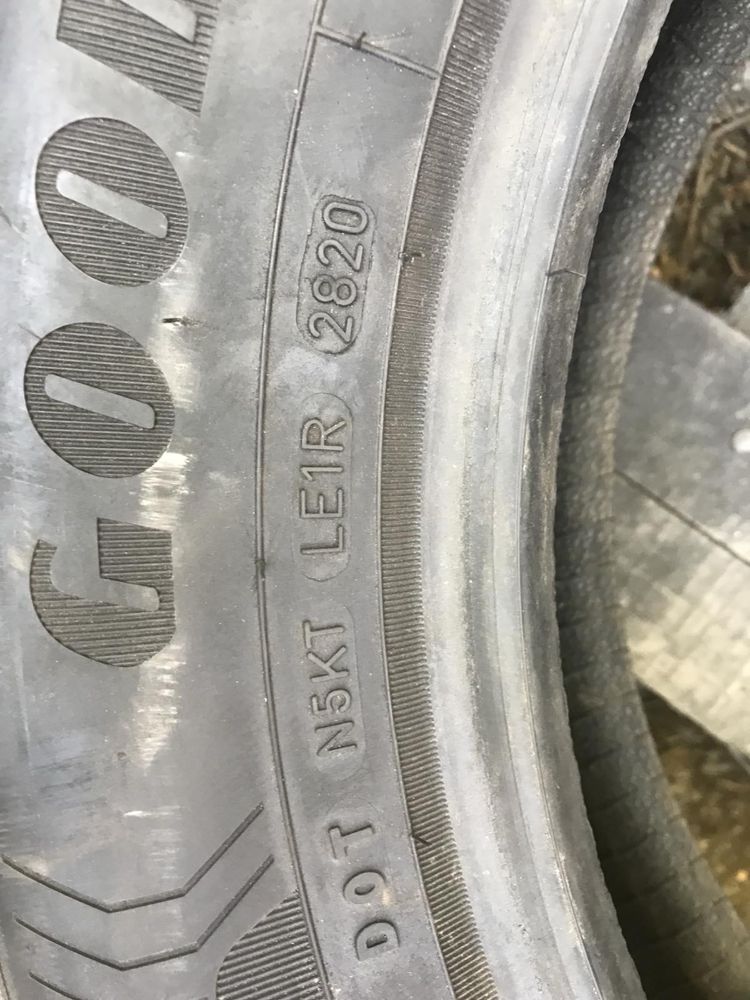 Goodyer 215/60r17 пара резина шини б/у склад оригінал