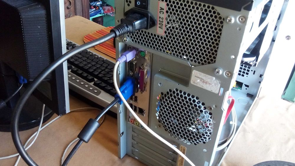 ASUS Tower with Intel Inside Dual Core Powered by64286189282817123