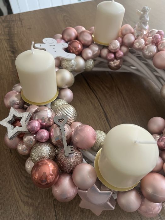 Adwentowy wianek świąteczny ze świecami Boże Narodzenie