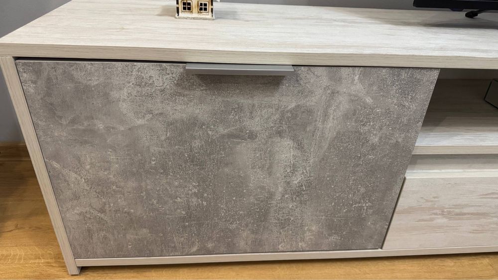 Тумба під телевізор