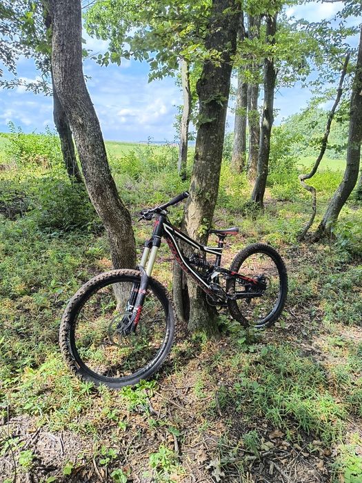 Продам раму двухподвес specialized status fsr 2013