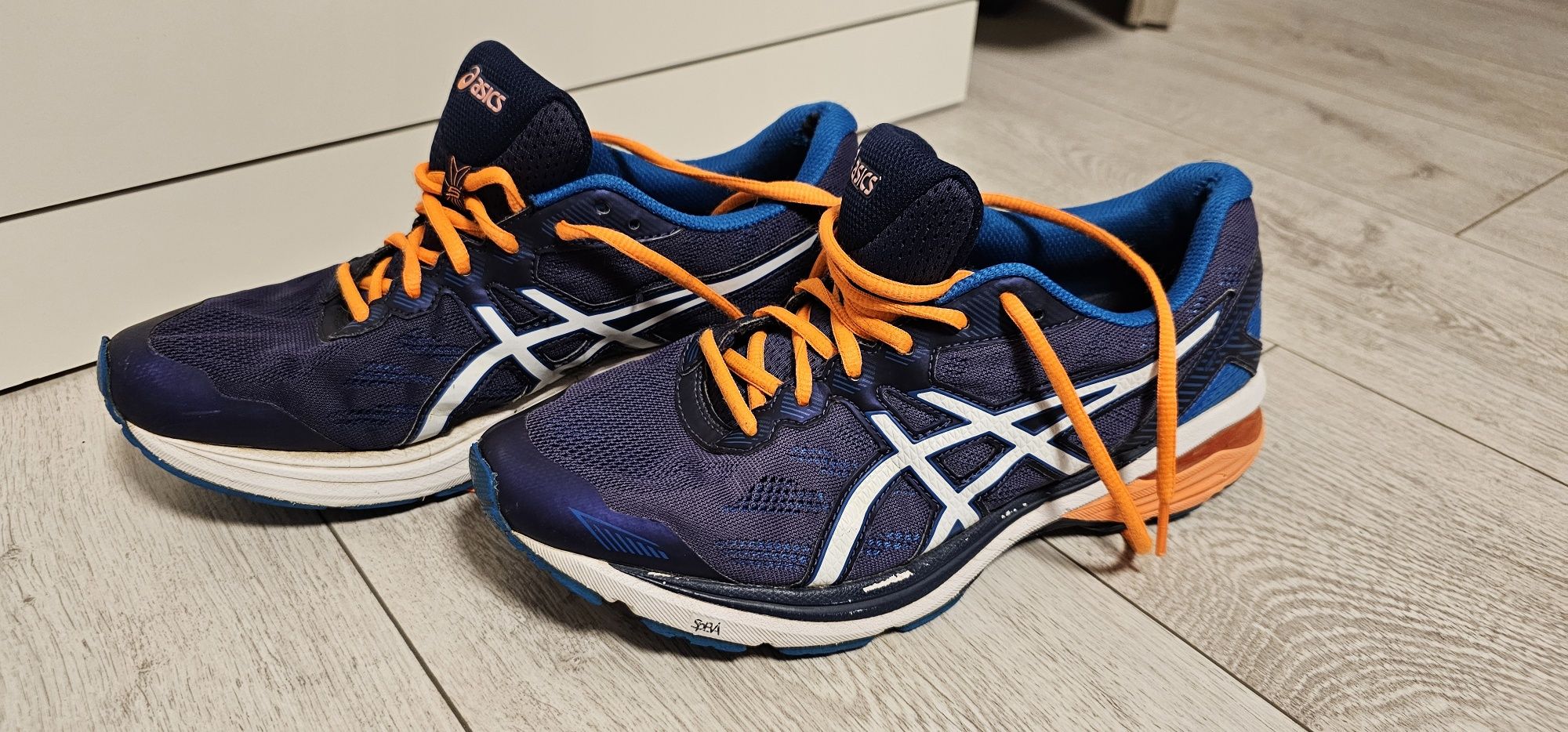 ASICS GT 1000 męskie buty sportowe rozmiar 42 wkładka 26,5cm