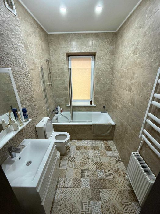 2-кімнатна ЖК Desna Residence зАВТОНОМНИМ ЖИВЛЕННЯМ 8 kW ІНВЕРТОР Deуe