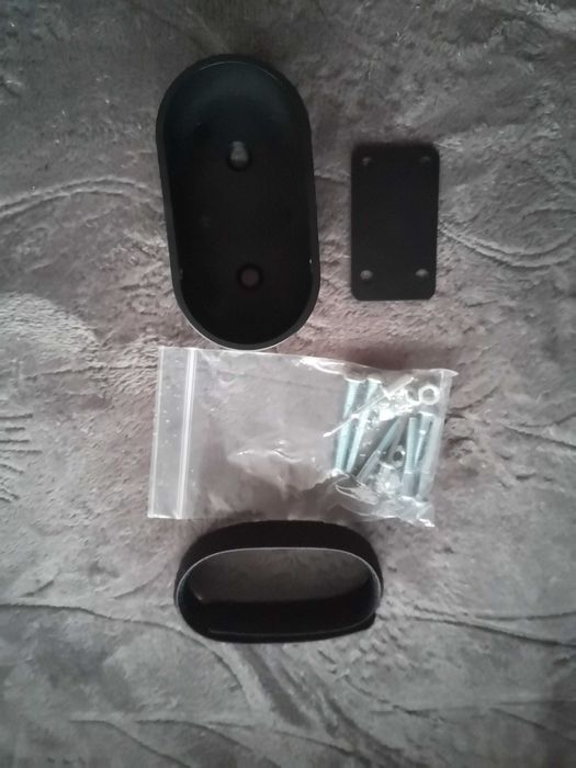 Uchwyt na kule ortopedyczne do wózka zaczep