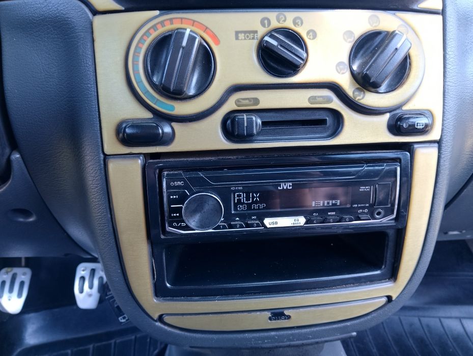 Продам сенс 1.3 в хорошому стані