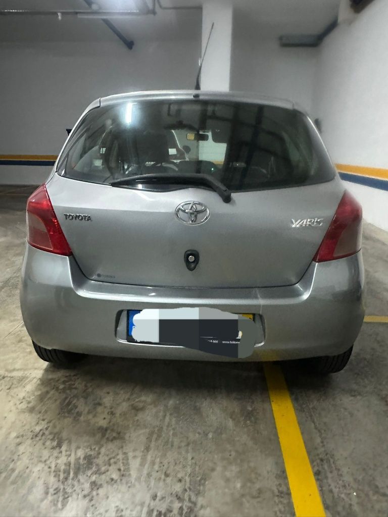 Carro toyota yaris