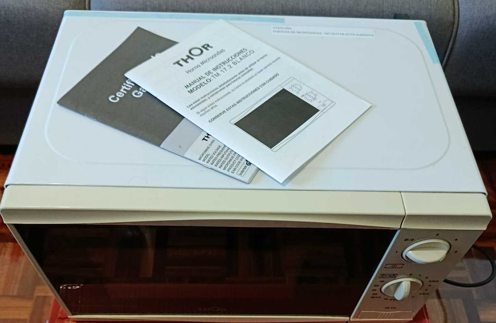 Micro-ondas THOR Branco - Prático de simples