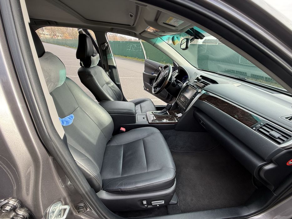 Toyota Camry 55 в гарній комплектаціі