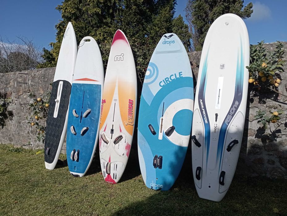 Pranchas de windsurf grandes, com patilhão rebatível e fin