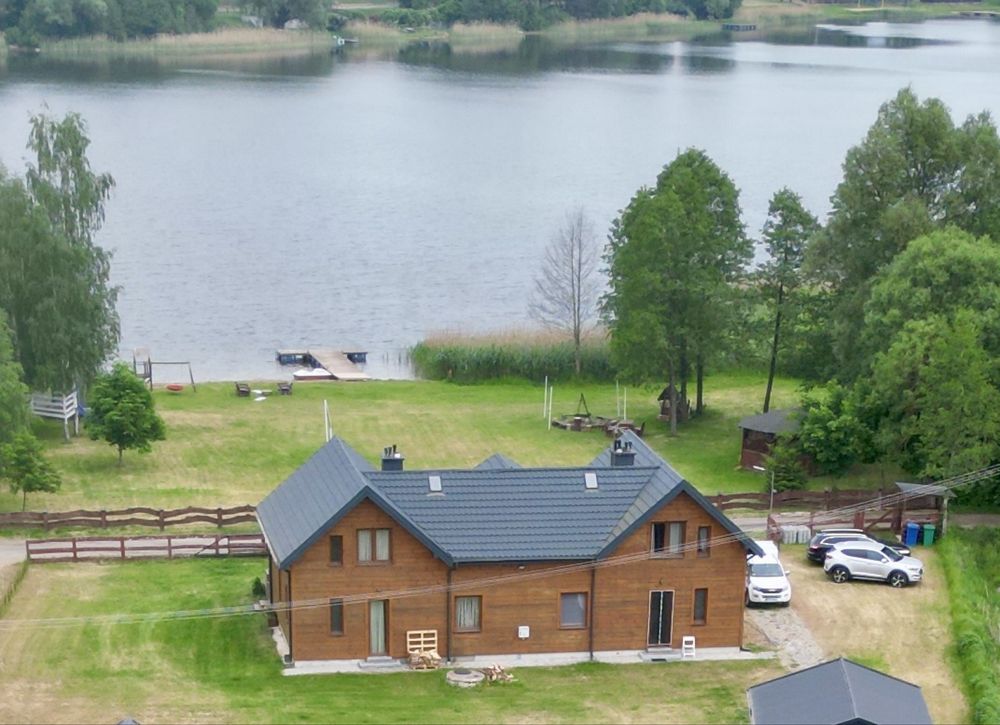 Dom Mazury, z własną linią brzegową