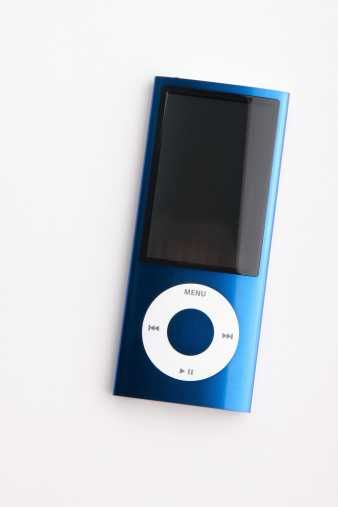 MP3-плеер iPod nano 8Gb Purple комплект отличное состояние