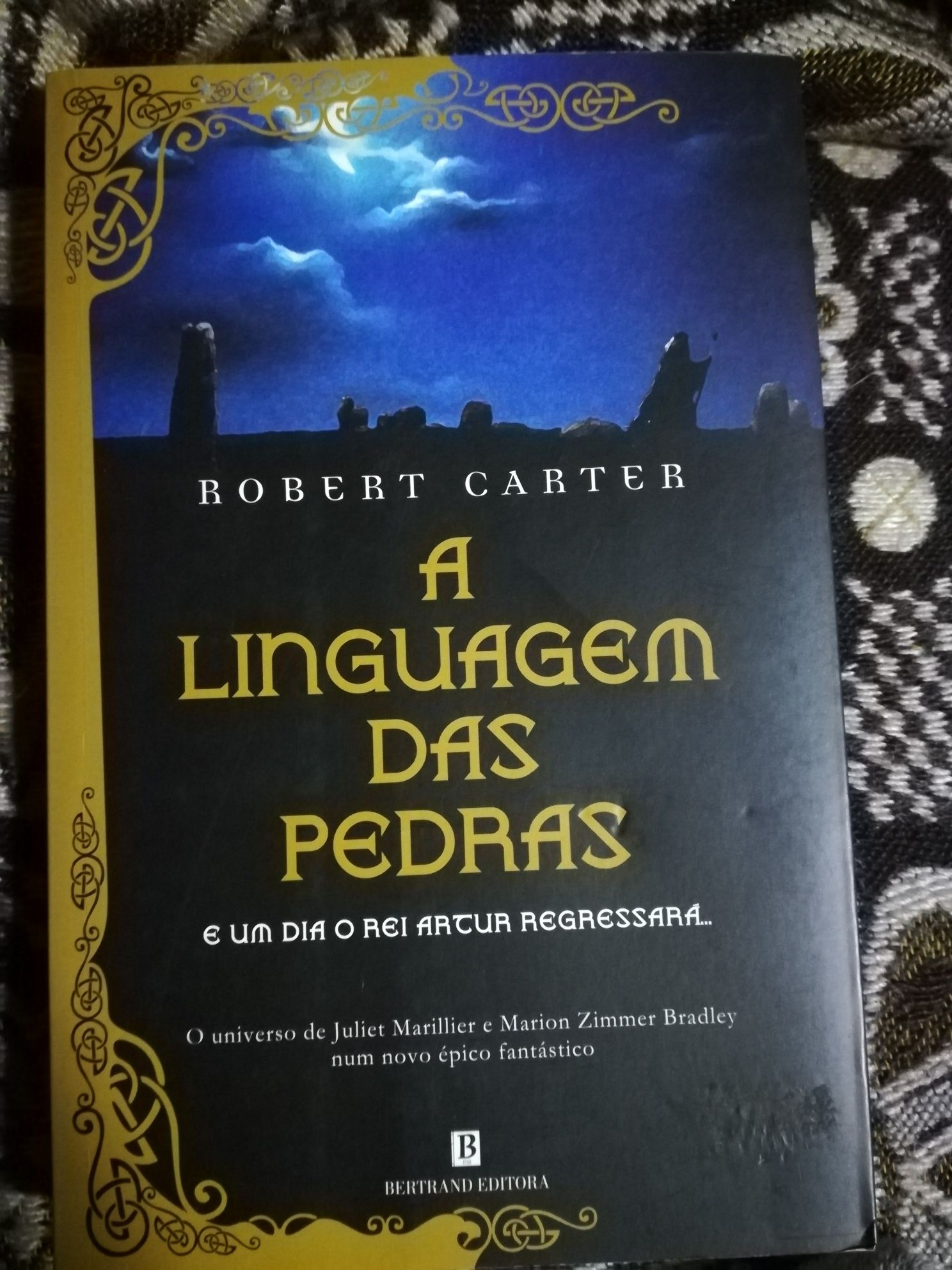 A Linguagem das Pedras, Robert Carter