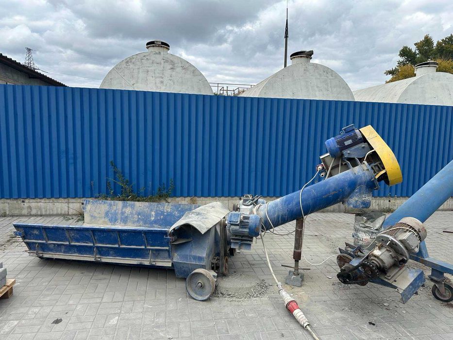 Мобільний шнековий розвантажувач вагонів типу Хопер