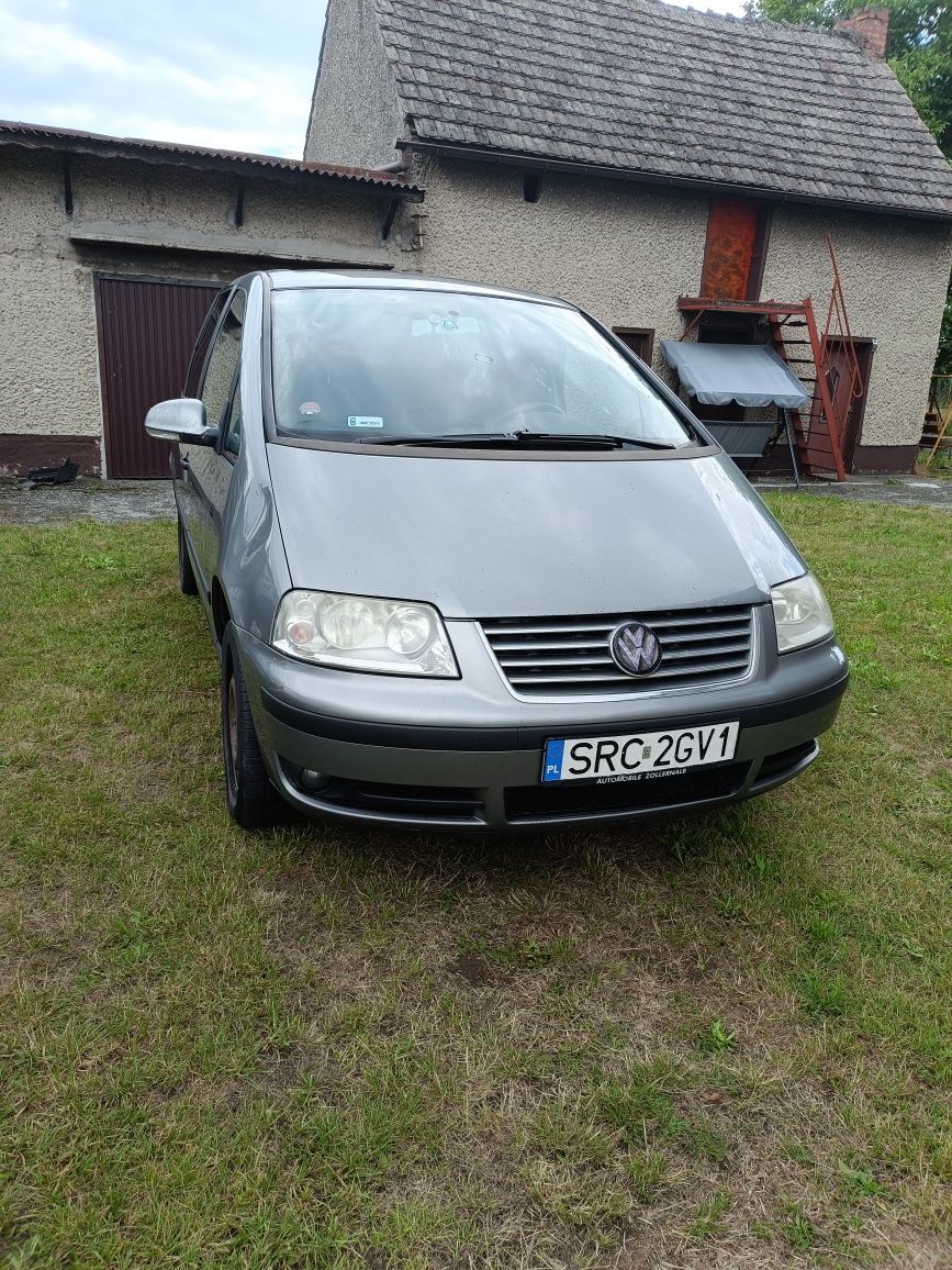 Sprzedam VW Sharan 1.9 TDI 2004 r. 7-osobowy  komfortowy i przestronny