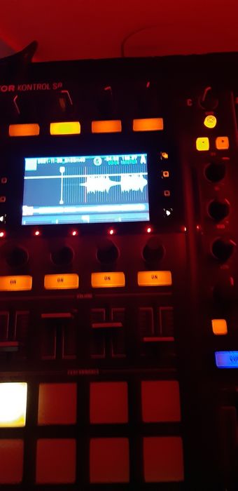 Traktor control s8
