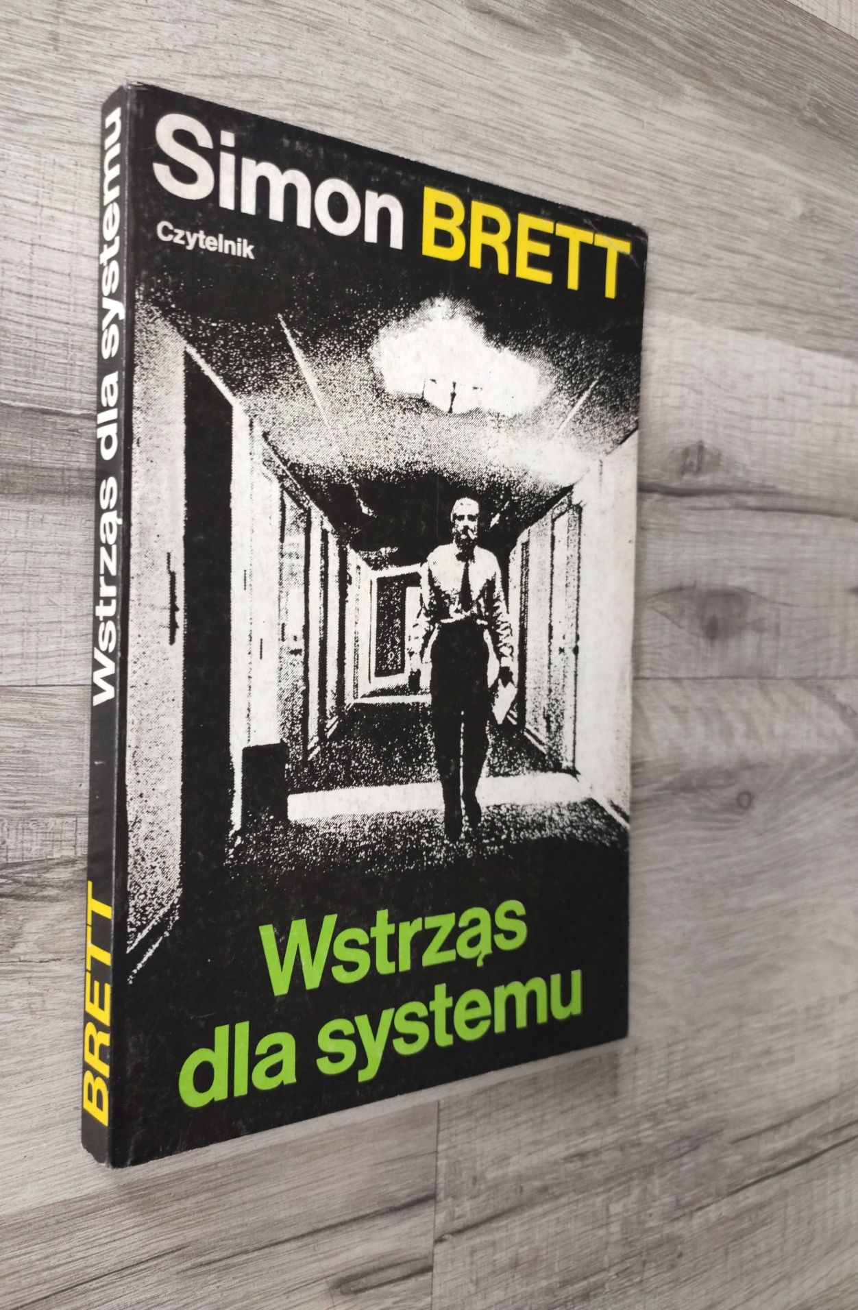 Wstrząs do systemu Simon Brett