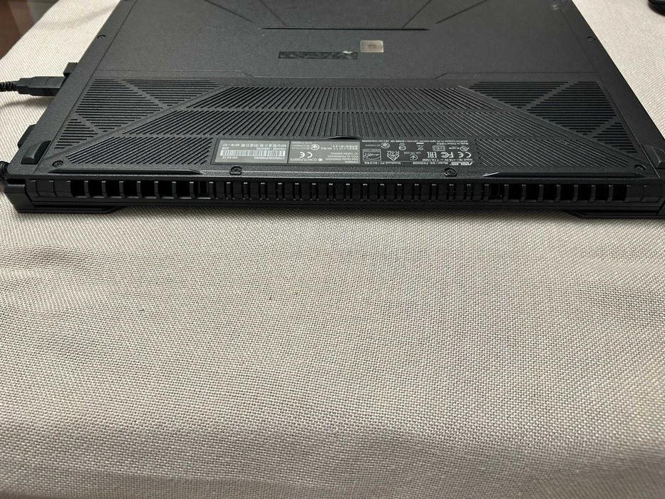 Portátil - ASUS TUF FX504GM – i5 8300H / GTX 1060 / 16GB RAM