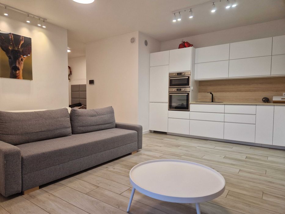 Rodzinny apartament na zamkniętym osiedlu przy lesie, BEZPOŚREDNIO