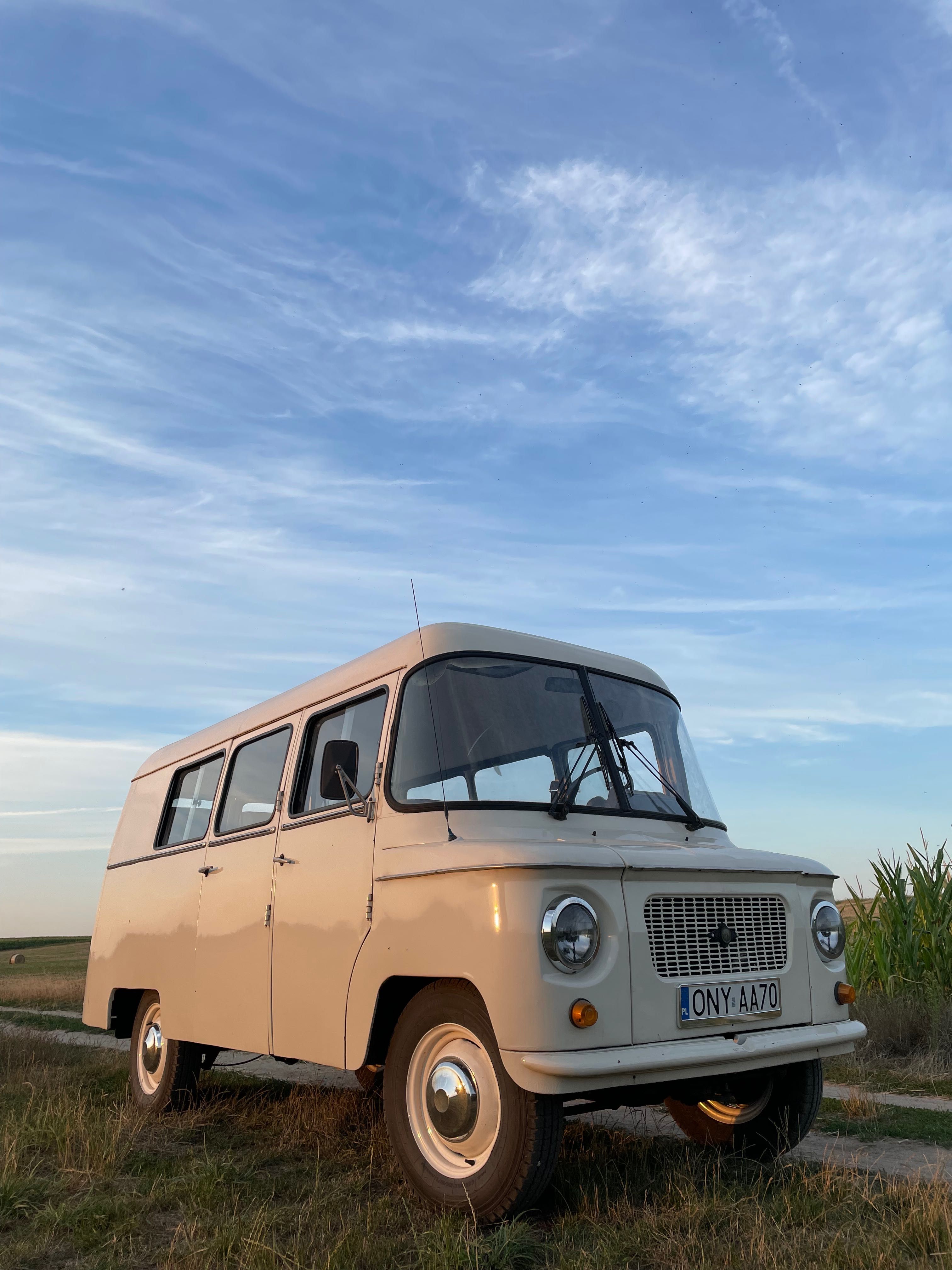 Na wynajem ślubna Nysa, zabytkowe auto do ślubu i na jubileusz