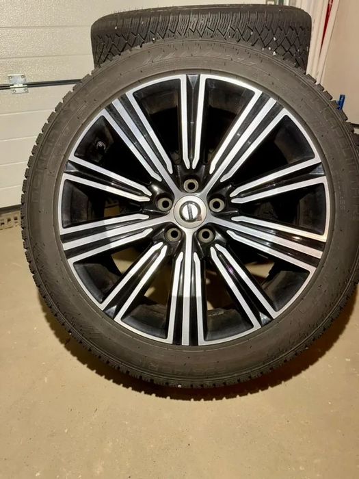 Komplet felg aluminiowych R18 z oponami 235/45R18 do Volvo V60 T8 (wersja wzmacniana)