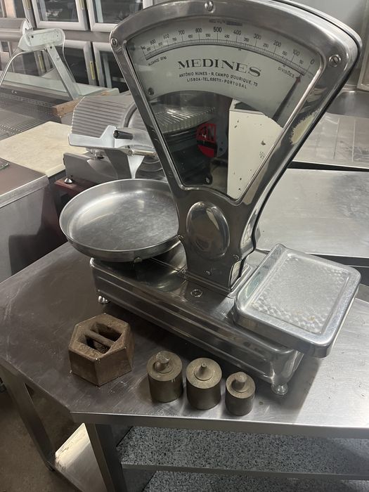 Balança antiga em inox com pesos MEDINES 20kg