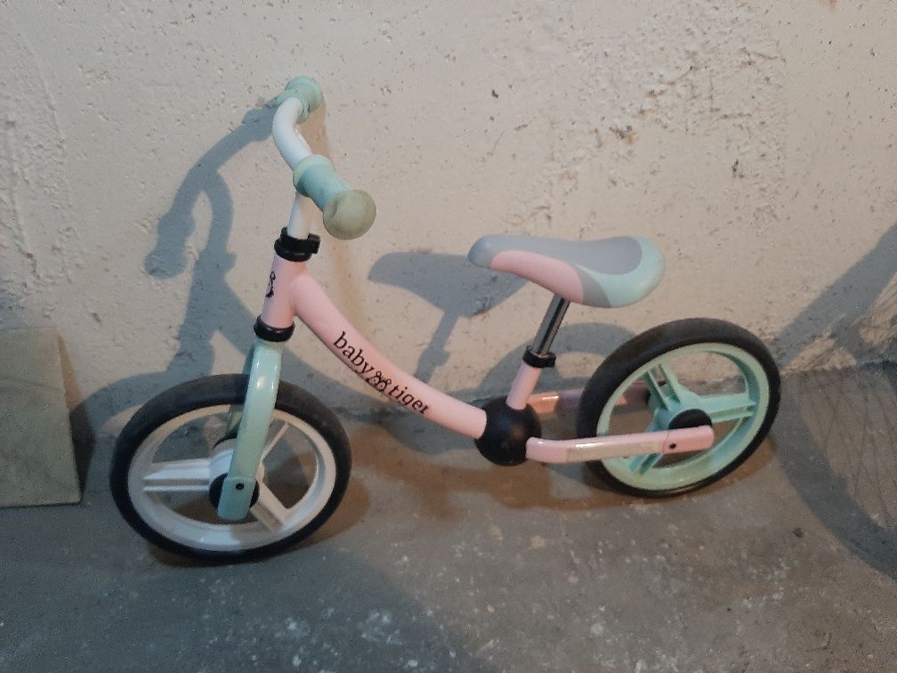 Rowerek biegowy plus wózek z lalką