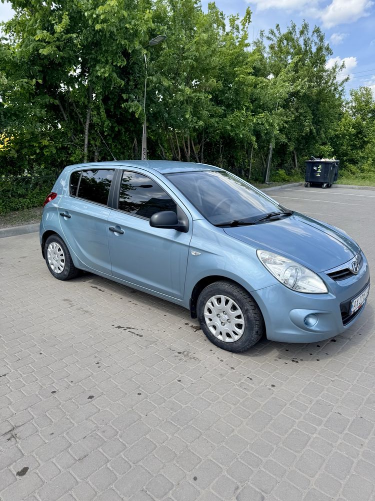 Продам Hyundai i20 2012