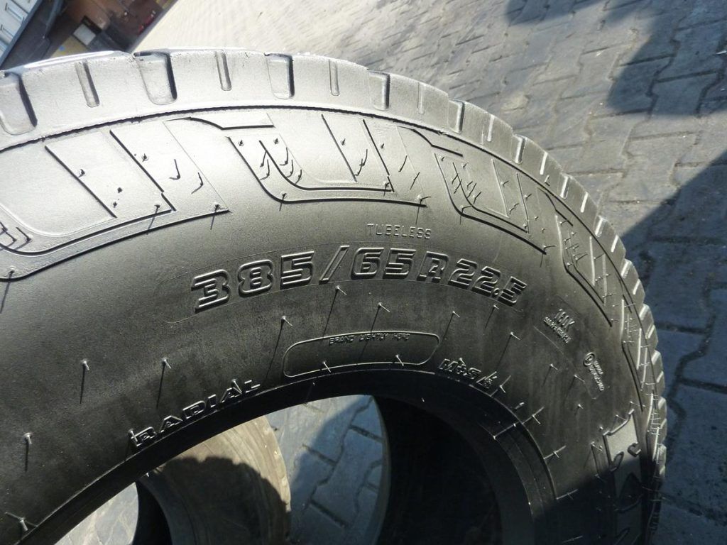 Opona używana ciężarowa 385/65R22.5 KUMHO KMA12; 700zł C2136