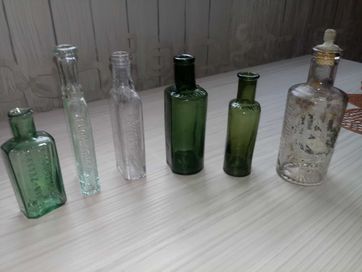 Stare butelki, buteleczki aptekarskie i inne
