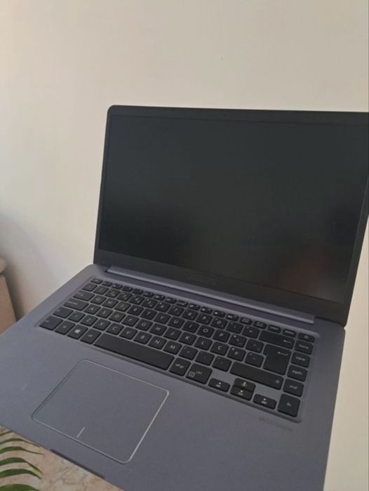PC Portatil ASUS vivobook SSD